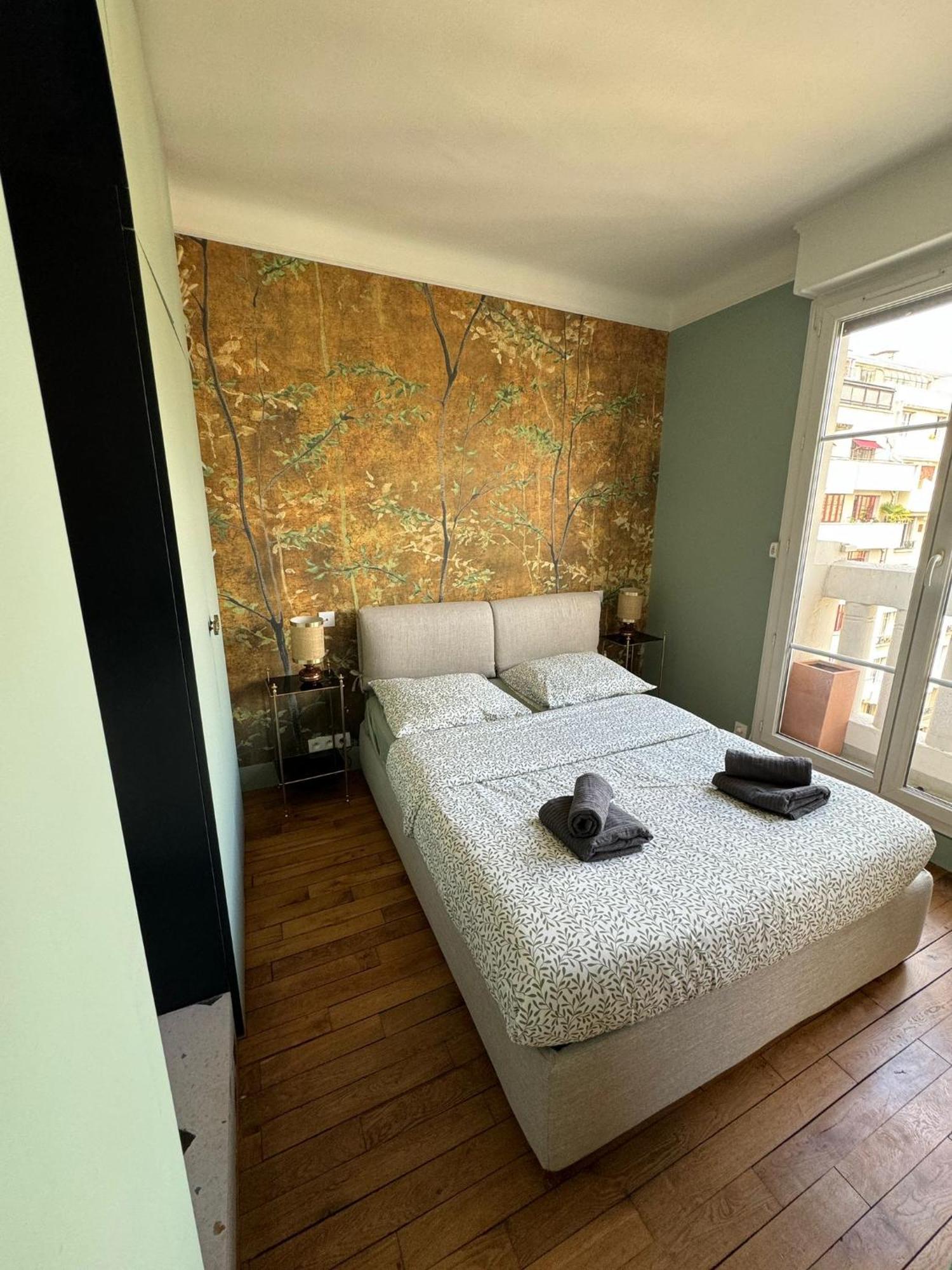 Apartment Parisien Vue Sur Tour Eiffel *